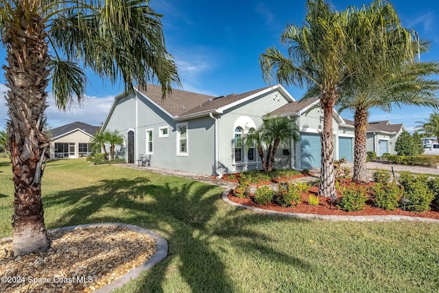 view of front facade with a front yard