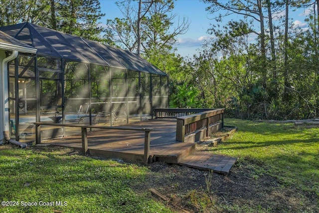 view of yard featuring a lanai