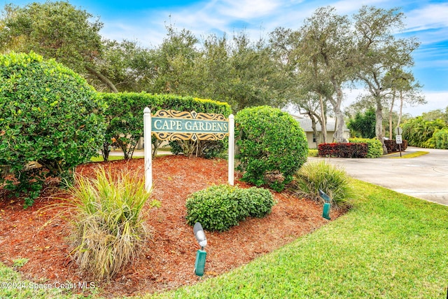 view of community / neighborhood sign