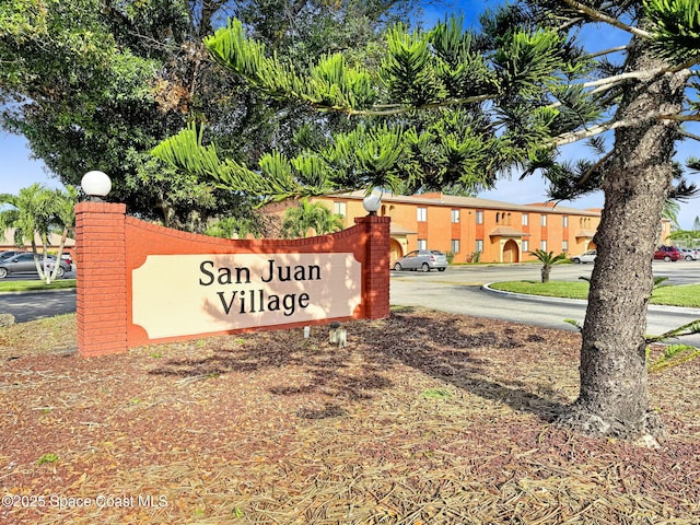 view of community / neighborhood sign