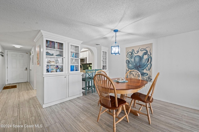 dining area featuring light hardwood / wood-style floors