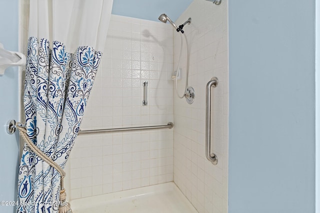 997 Sonesta Ave NE Unit 206, Palm Bay, FL 32905 - bathroom with a tile shower