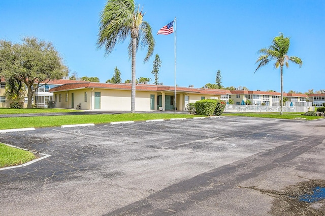 view of front of house with a front yard