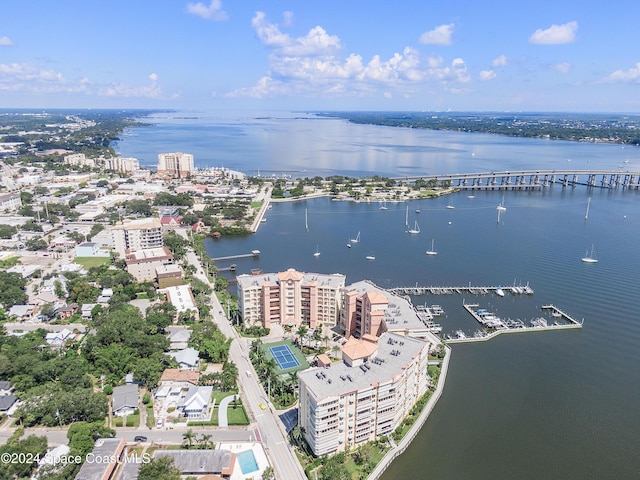 bird's eye view featuring a water view