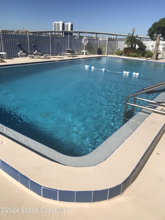 view of swimming pool