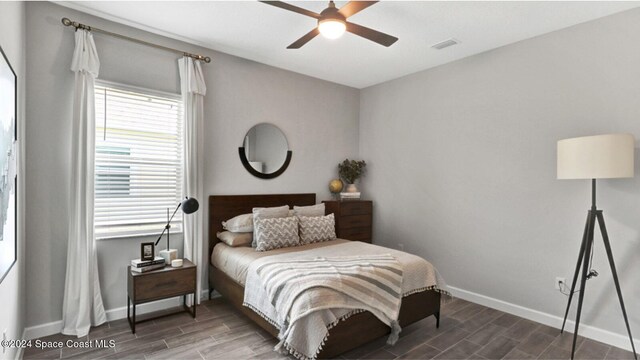 bedroom featuring ceiling fan