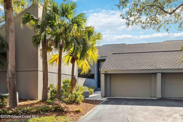 view of front facade with a garage