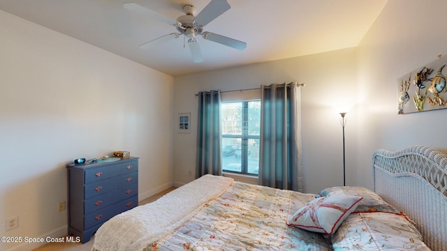 bedroom with ceiling fan