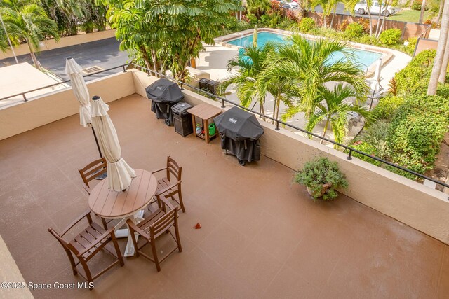 balcony featuring grilling area