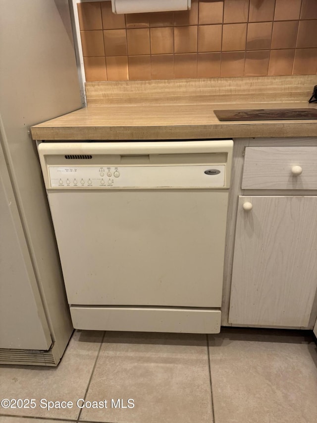 room details featuring white dishwasher