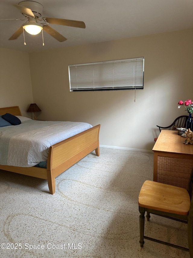 bedroom with ceiling fan