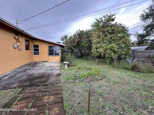 view of yard with a patio