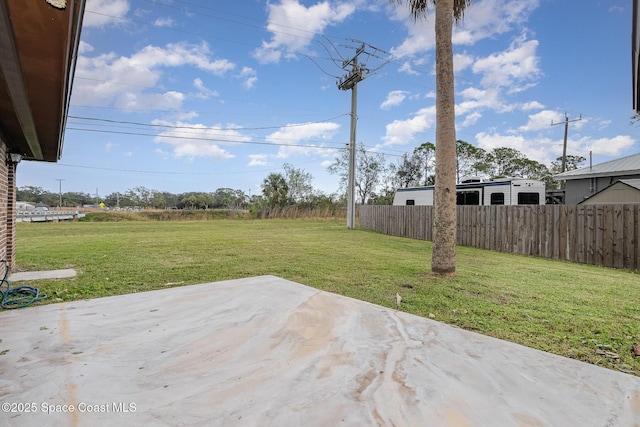 view of yard featuring a patio