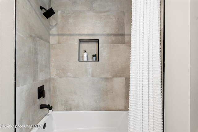 bathroom featuring shower / bath combo