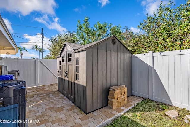 view of outbuilding