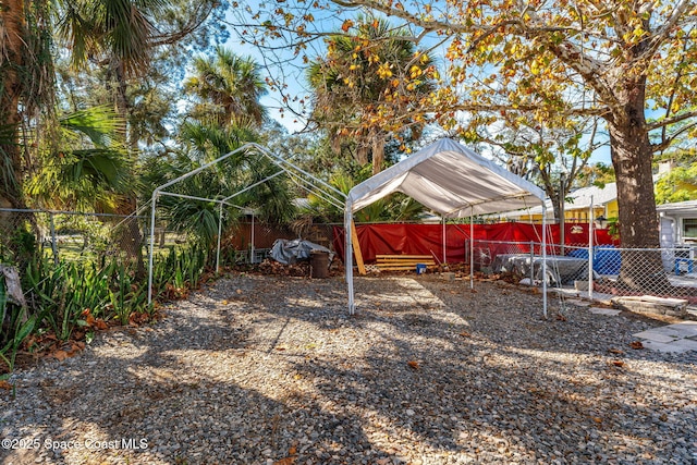 view of yard featuring a carport