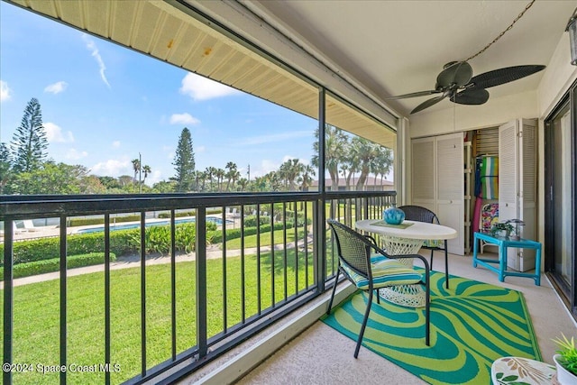 balcony with ceiling fan