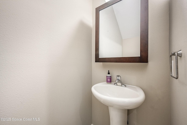 bathroom featuring sink