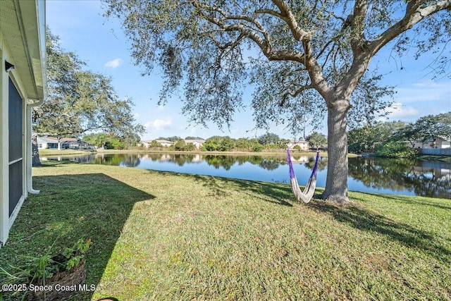 view of yard featuring a water view