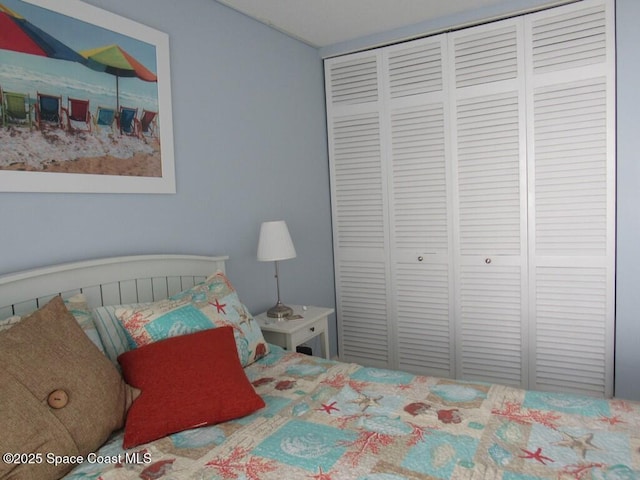 bedroom featuring a closet