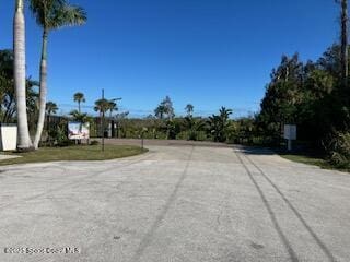 Listing photo 3 for 1705 Sun Pointe Pl, Merritt Island FL 32952