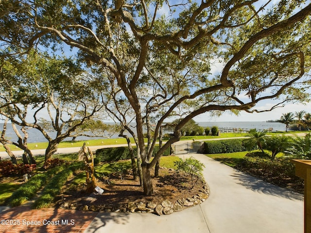 view of property's community featuring a water view