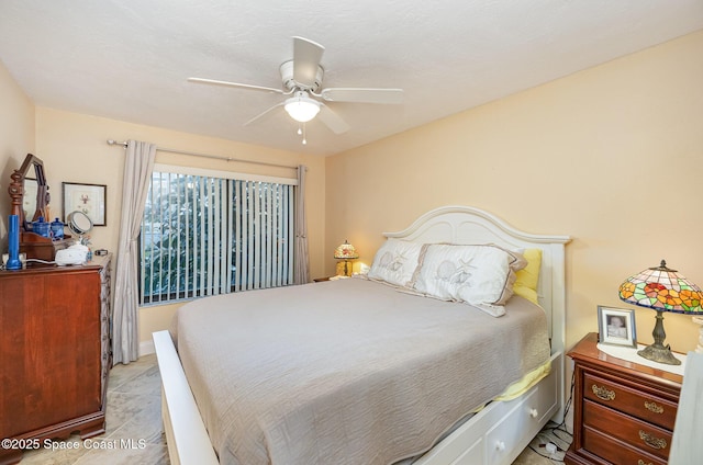 bedroom with ceiling fan