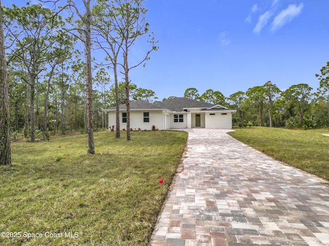 view of front of property with a front lawn