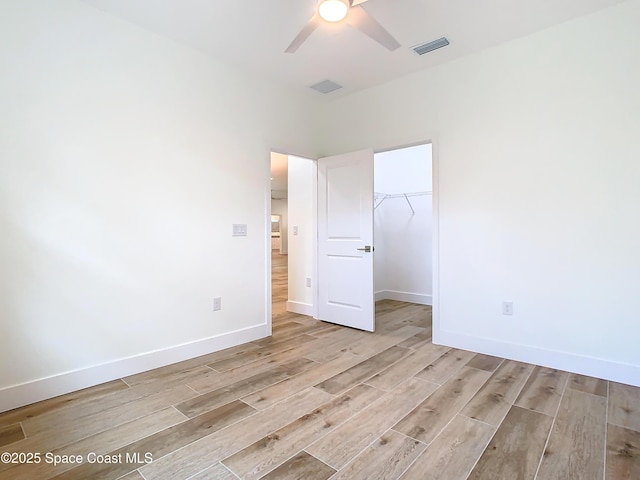 empty room with ceiling fan