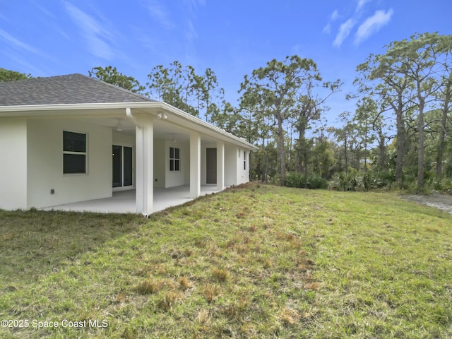 view of yard featuring a patio