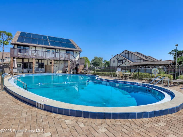 view of swimming pool