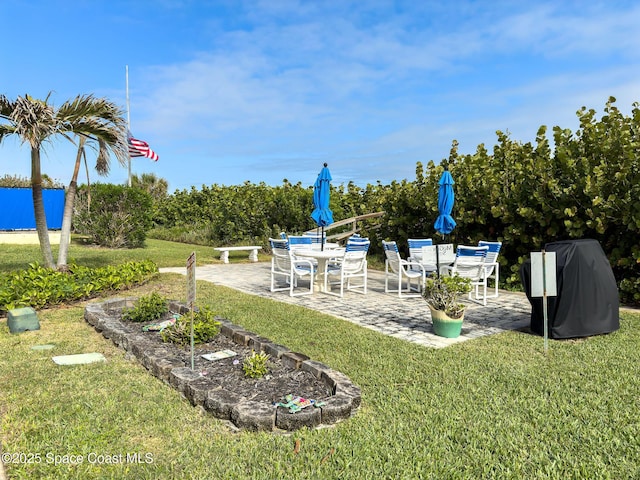 view of yard with a patio