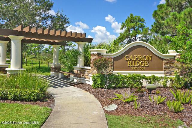 view of community / neighborhood sign