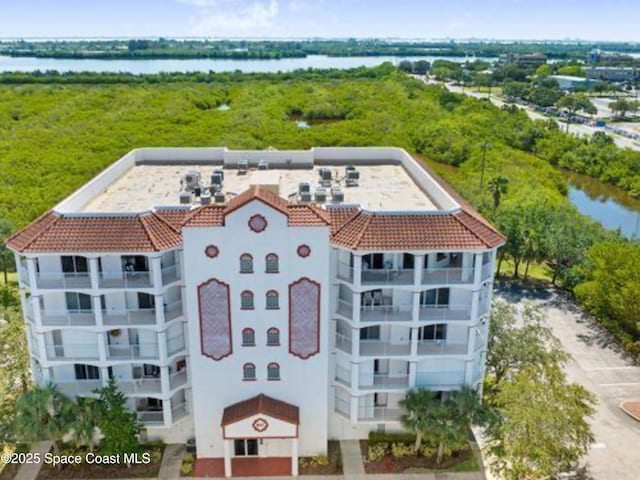 bird's eye view with a water view