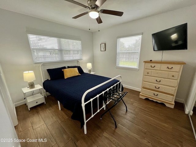 bedroom with ceiling fan