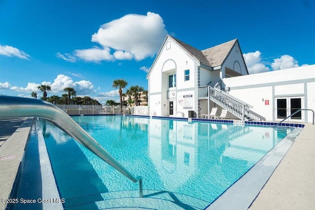 view of swimming pool