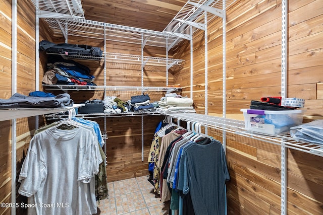 walk in closet featuring tile patterned floors