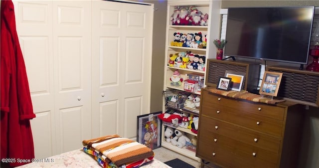 bedroom with a closet