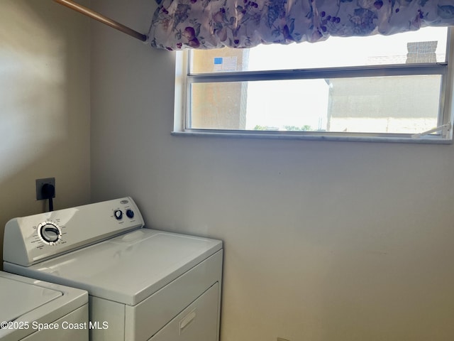 laundry room featuring independent washer and dryer
