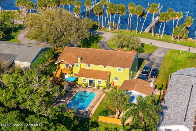 bird's eye view featuring a water view