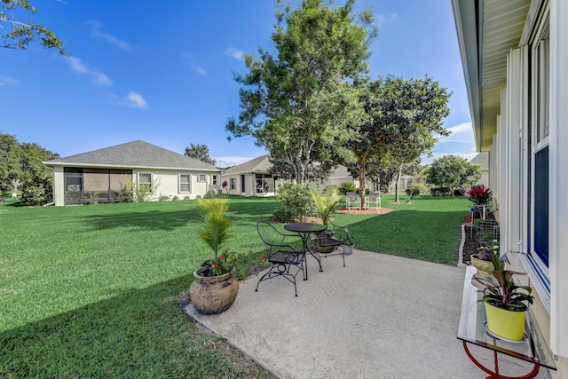 view of yard featuring a patio