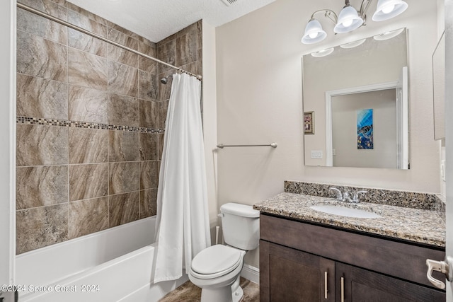 full bathroom with toilet, vanity, and shower / bath combo