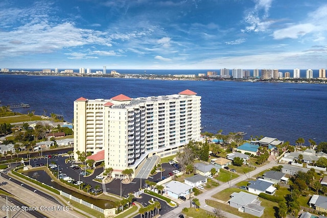 bird's eye view with a water view