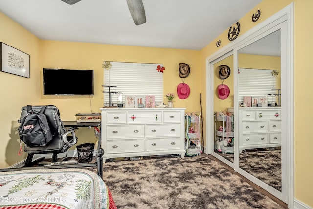 bedroom with ceiling fan