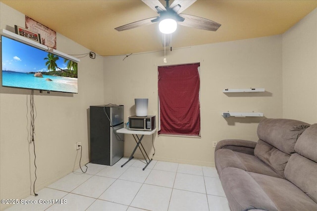 living room with ceiling fan