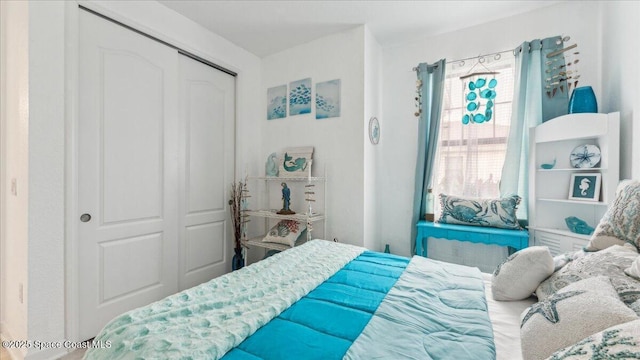 bedroom featuring a closet