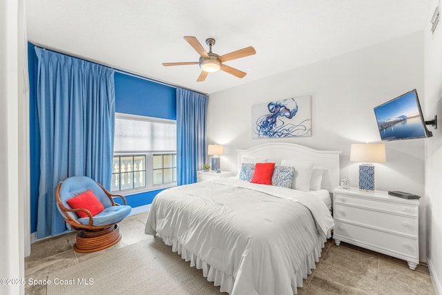 bedroom with ceiling fan