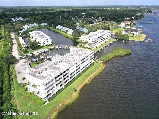 bird's eye view featuring a water view