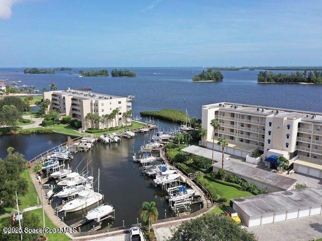 bird's eye view featuring a water view