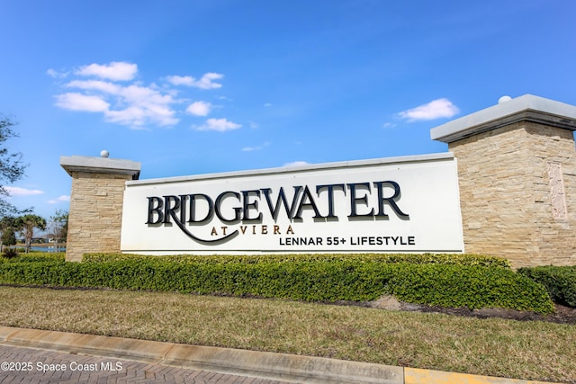 view of community / neighborhood sign